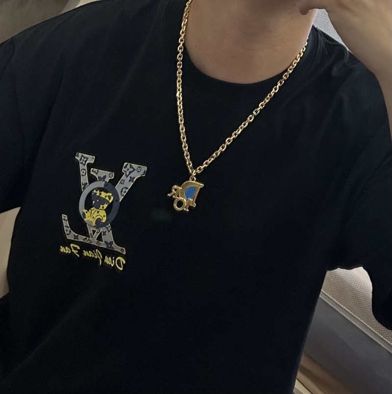 chr1st1an D10r necklaces